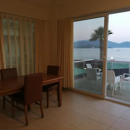 Apartment Seafront *